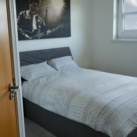 Modern Apartment Ayr Town Centre Прествик Экстерьер фото